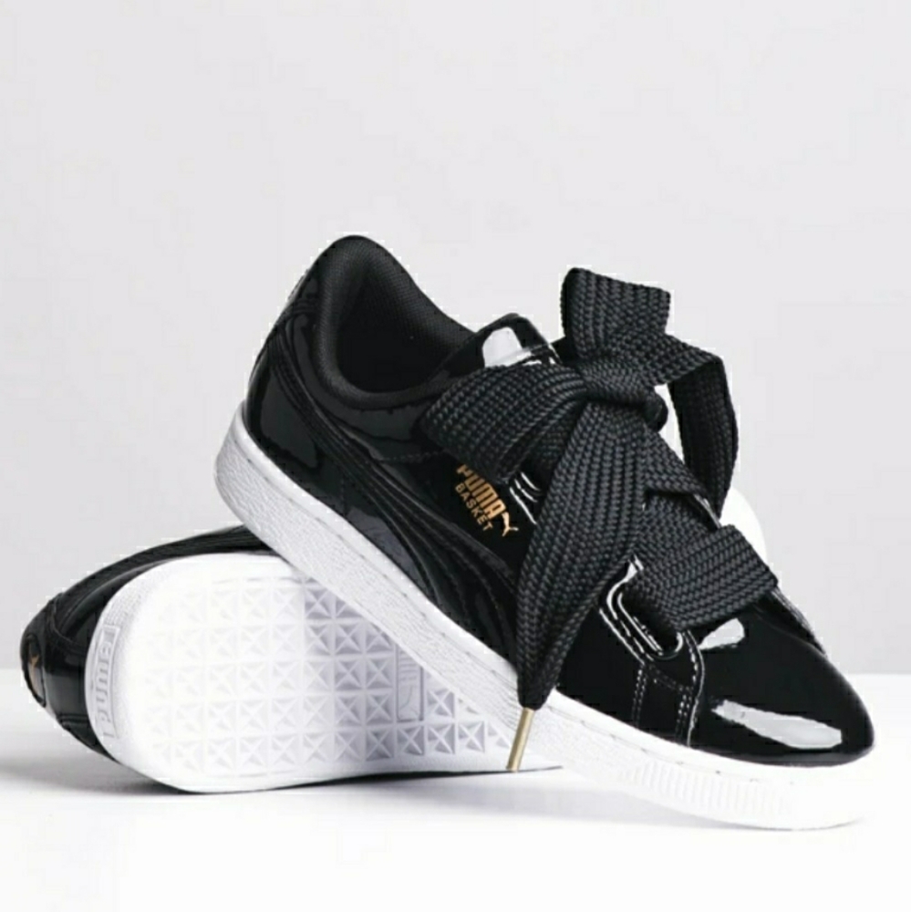 PUMA WOMENS BASKET HEART PATENT BLACK SNEAKERS